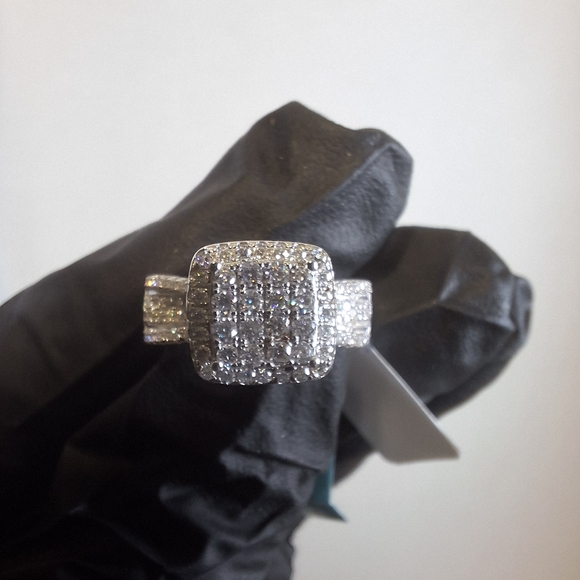 925 Sterling Silver Moissanite Women's Ring Size 7 - Picture 4 of 5